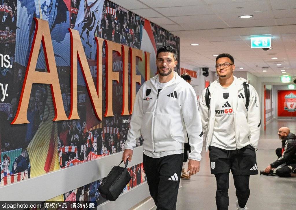 利物浦夏窗五大难题：斯洛特抉择、萨拉赫接班与安菲尔德的领导力重塑